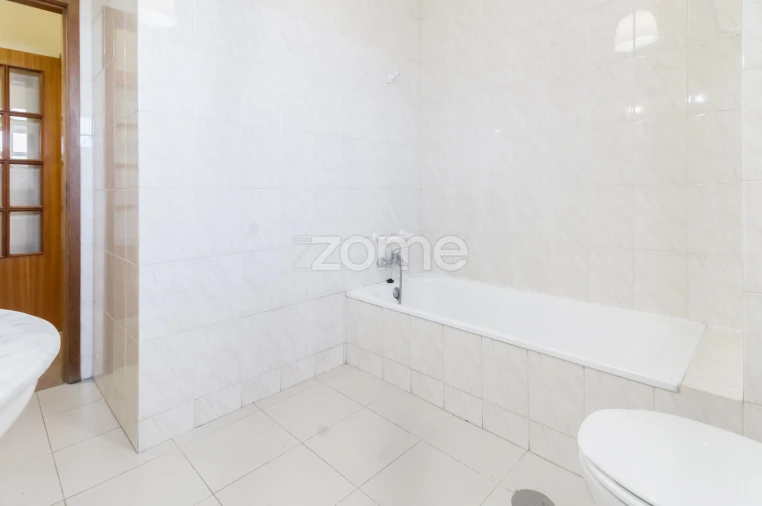 Apartamento T2 para Arrendamento em Fânzeres e São Pedro da Cova Foto 21