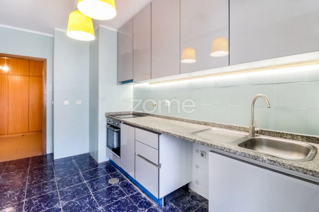 Apartamento T2 para Arrendamento em Fânzeres e São Pedro da Cova Foto 6