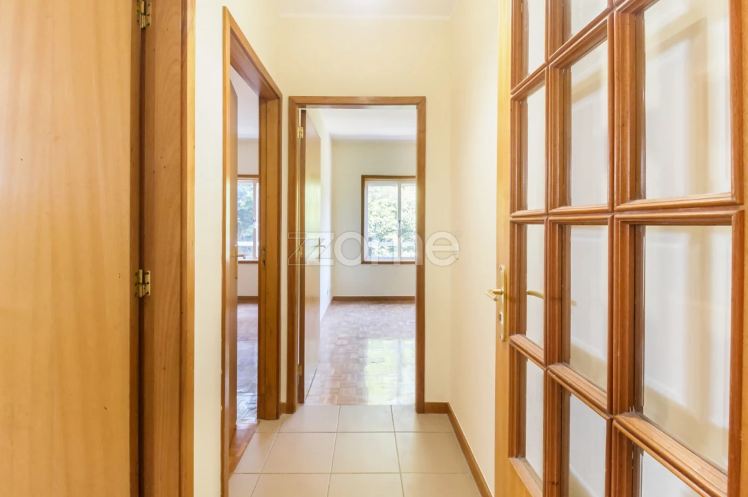 Apartamento T2 para Arrendamento em Fânzeres e São Pedro da Cova Foto 17