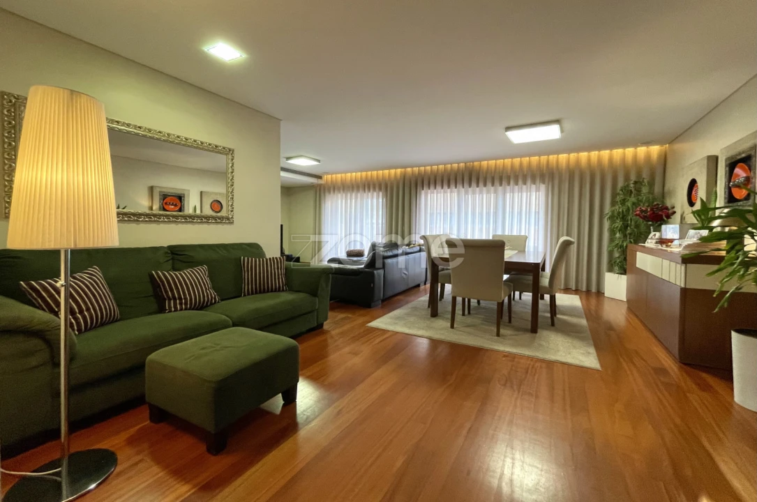 Apartamento T4 para Venda em Santa Maria da Feira, Travanca, Sanfins e Espargo Foto 1