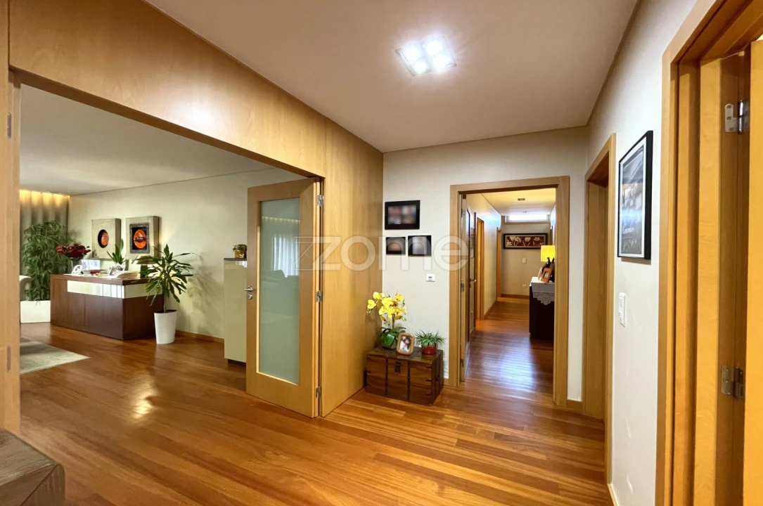 Apartamento T4 para Venda em Santa Maria da Feira, Travanca, Sanfins e Espargo Foto 2