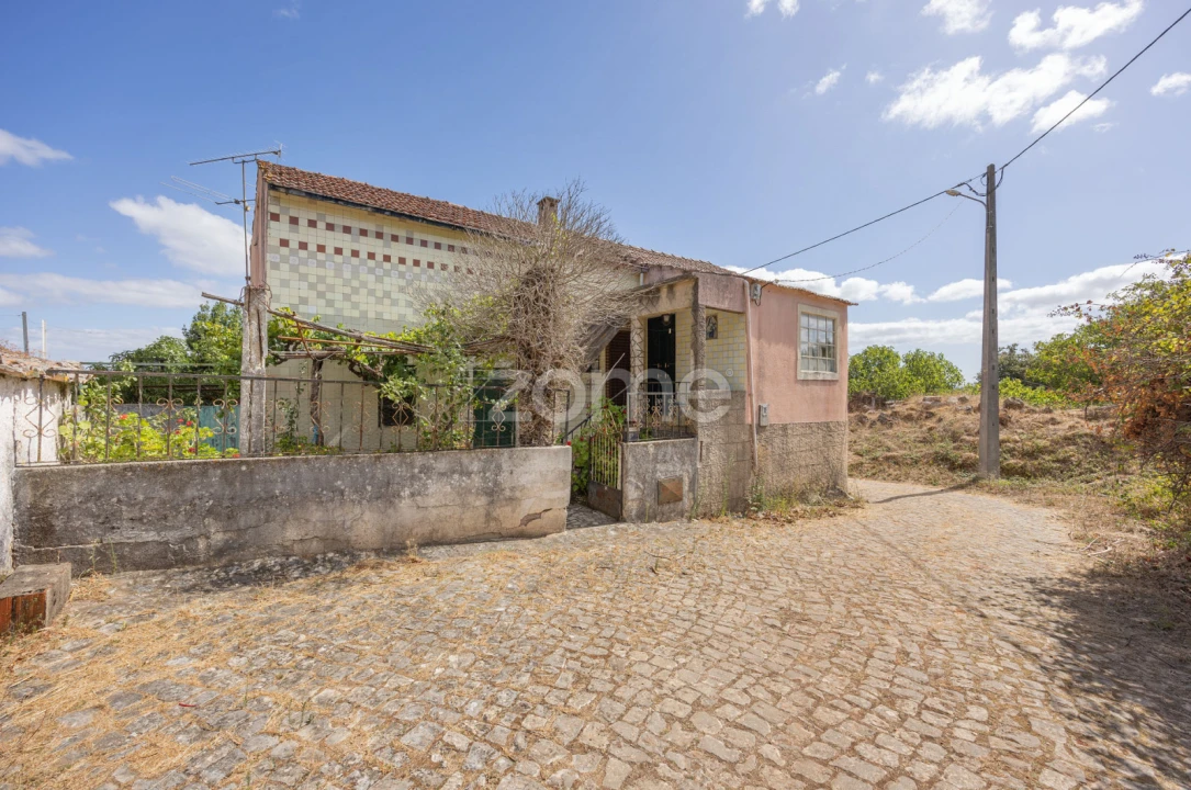 Moradia T2 para Venda em Alvaiázere Foto 1