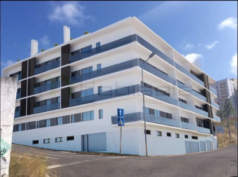 Apartamento T3 para Venda em Santo António dos Cavaleiros e Frielas Foto 3