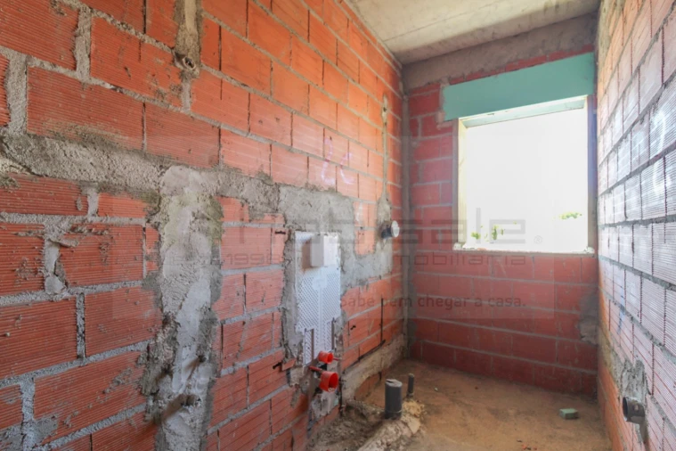 Apartamento T3 para Venda em Santo António dos Cavaleiros e Frielas Foto 22