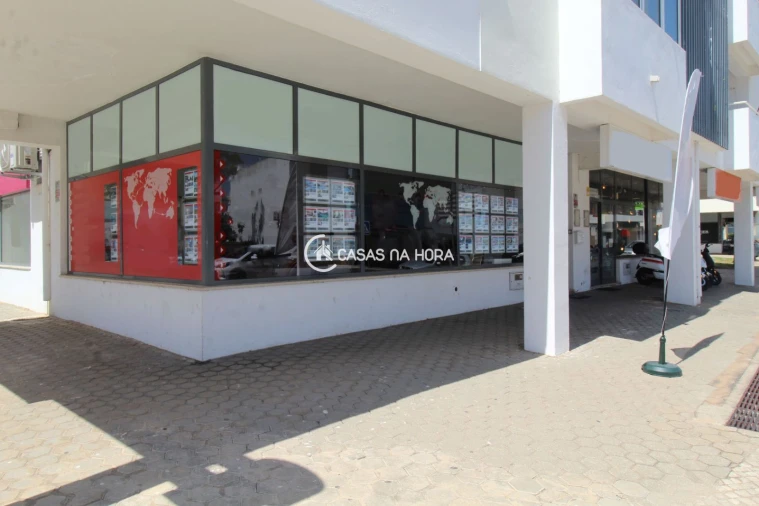 Loja para Venda em Estômbar e Parchal Foto 2