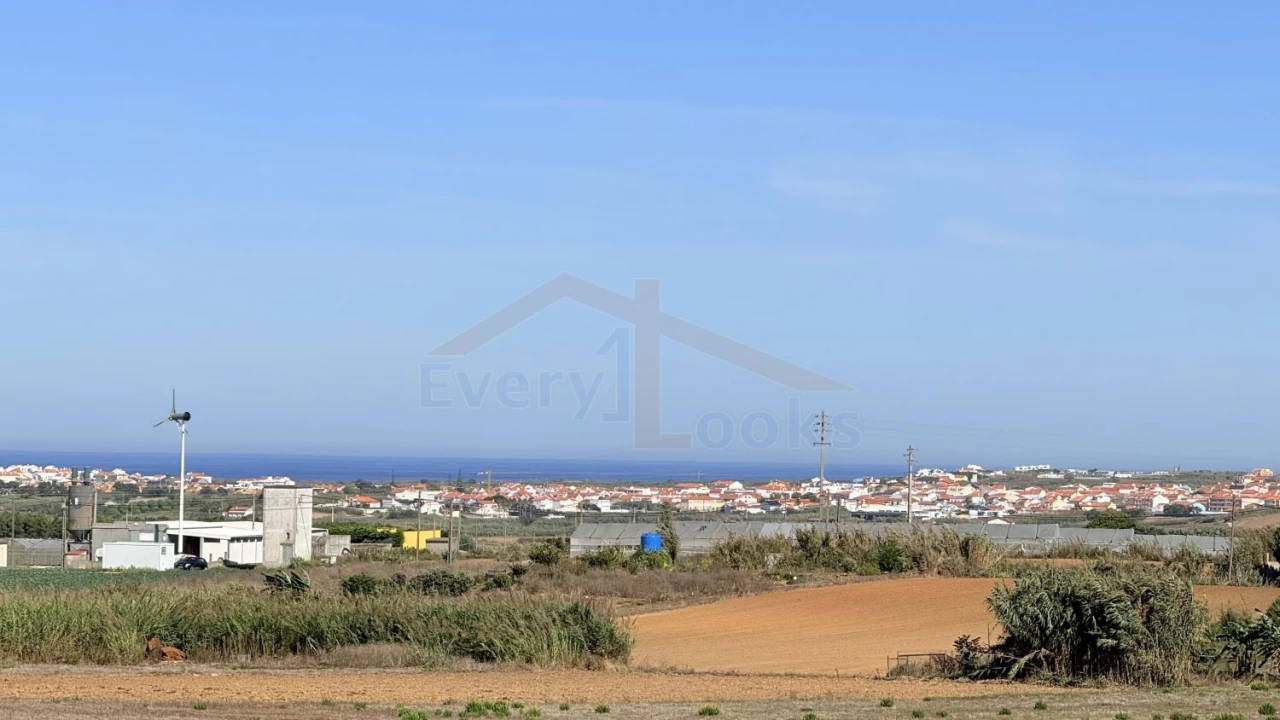 Moradia T2 para Venda em Atouguia da Baleia Foto 9