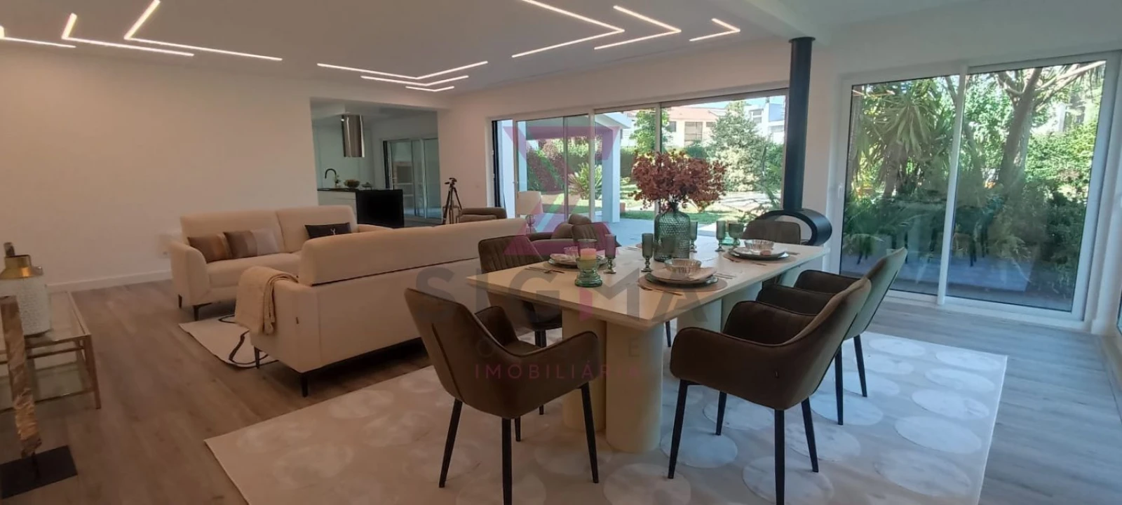 Moradia T4 para Venda em Charneca de Caparica e Sobreda Foto 40