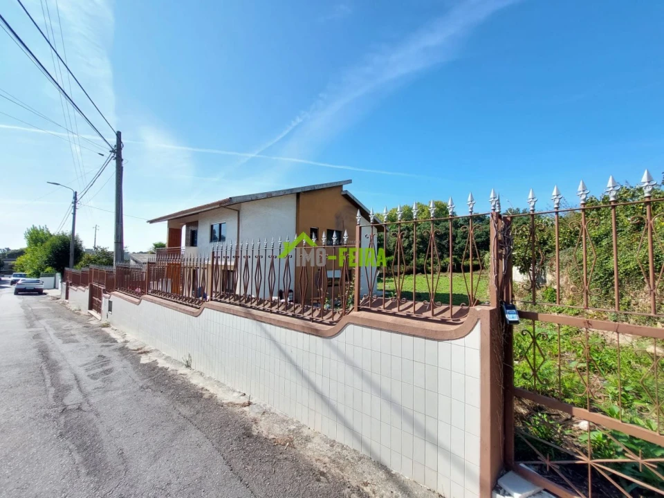 Moradia T3 para Venda em Santa Maria de Lamas Foto 1