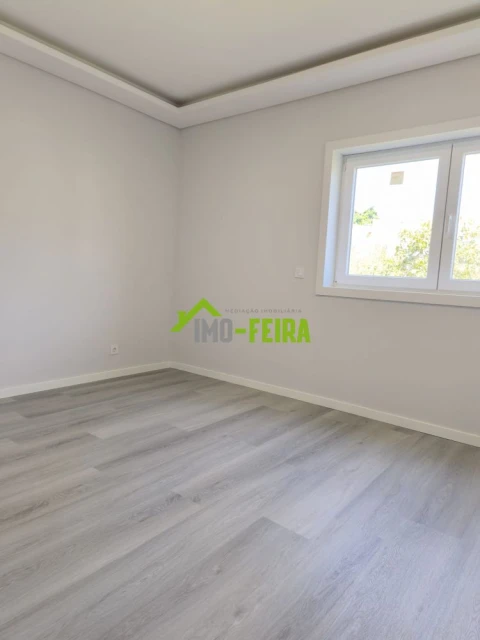 Moradia T3 para Venda em Santa Maria de Lamas