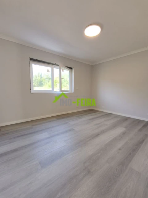 Moradia T3 para Venda em Santa Maria de Lamas