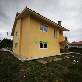Moradia T3 para Venda em Santa Maria de Lamas