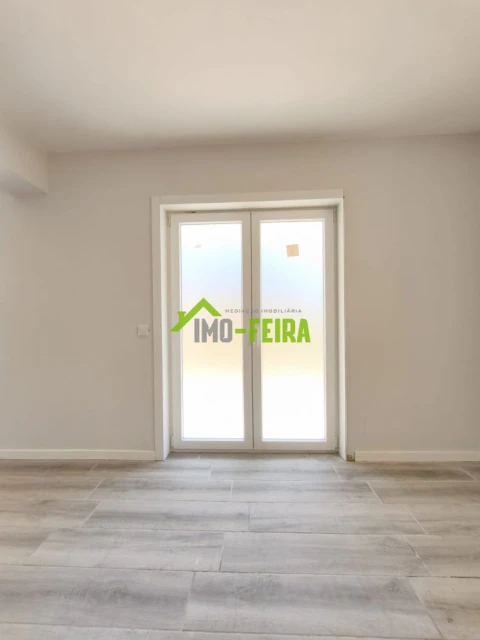 Moradia T3 para Venda em Santa Maria de Lamas
