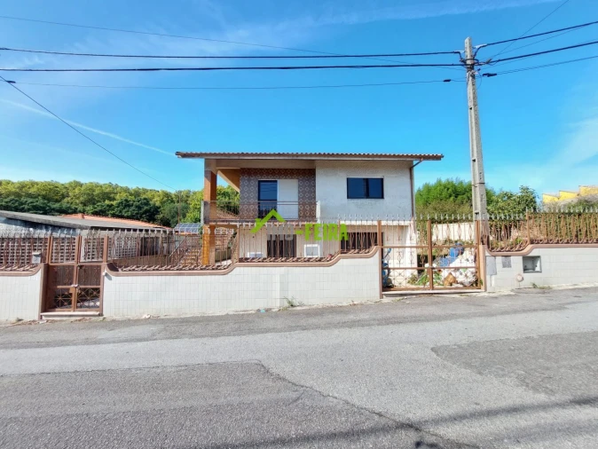 Moradia T3 para Venda em Santa Maria de Lamas Foto 3