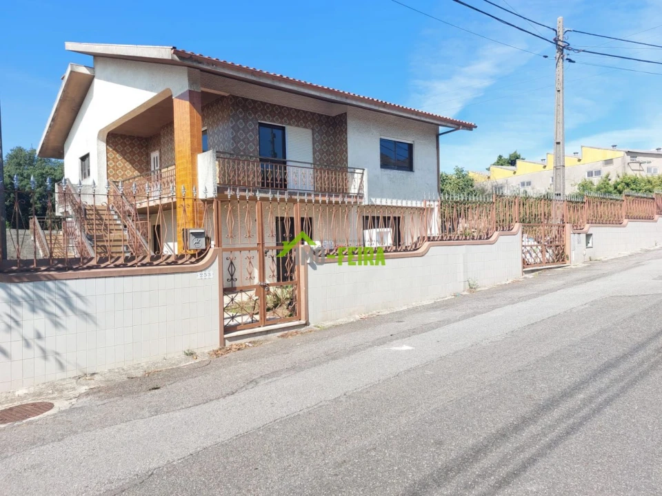 Moradia T3 para Venda em Santa Maria de Lamas Foto 2