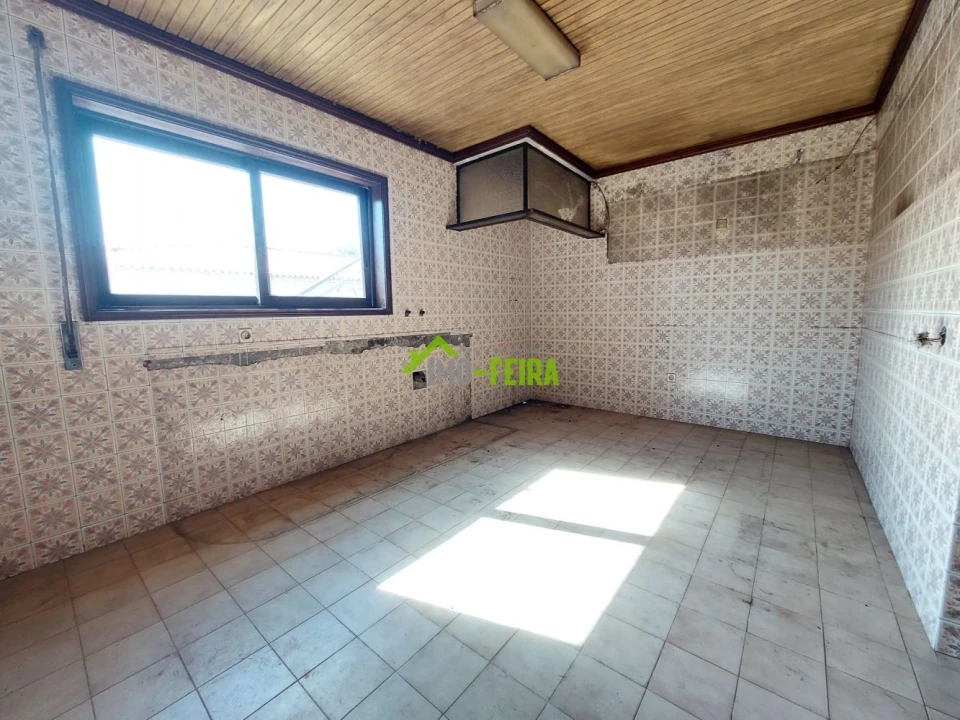 Moradia T3 para Venda em Santa Maria de Lamas Foto 18