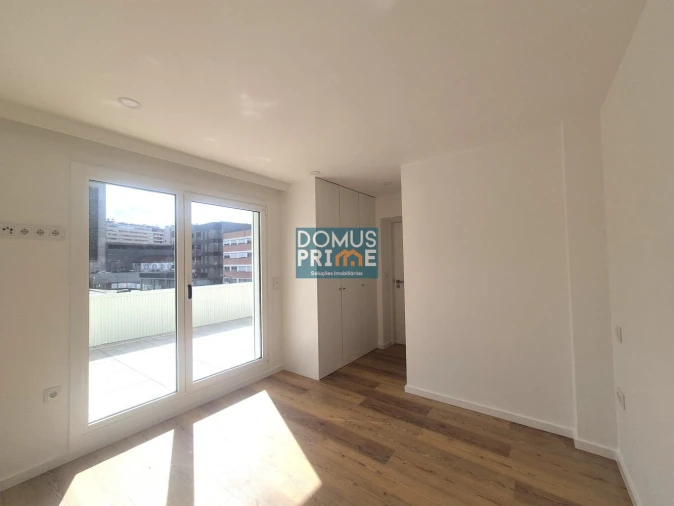 Apartamento T1 para Venda em Braga (Maximinos, Sé e Cividade) Foto 5