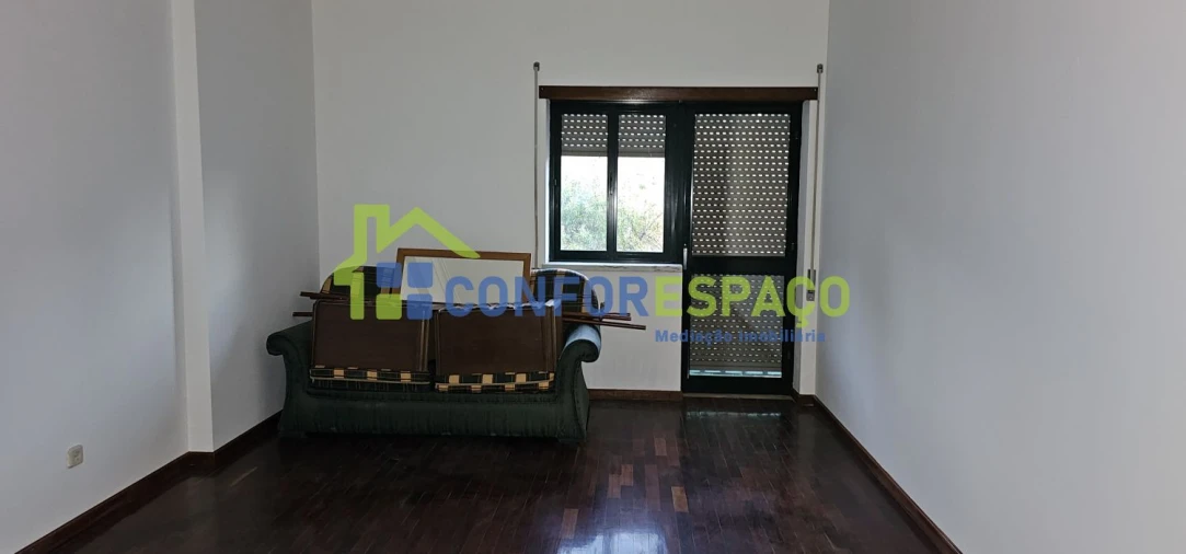 Apartamento T3 para Arrendamento em Castelo Branco Foto 35