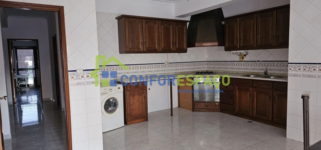 Apartamento T3 para Arrendamento em Castelo Branco Foto 10