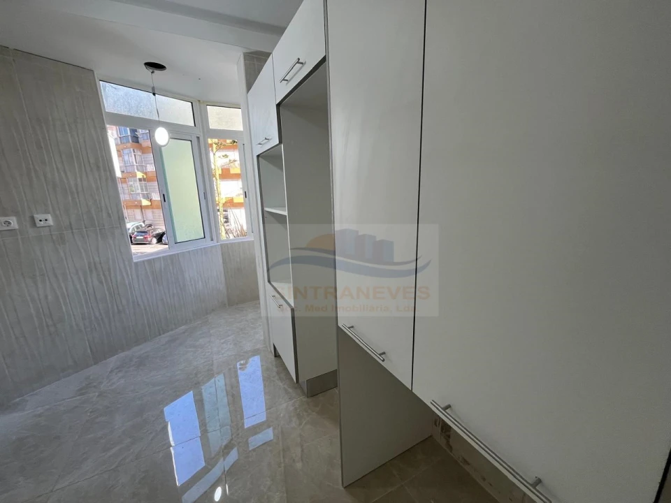 Apartamento T2 para Venda em Póvoa de Santo Adrião e Olival Basto Foto 3