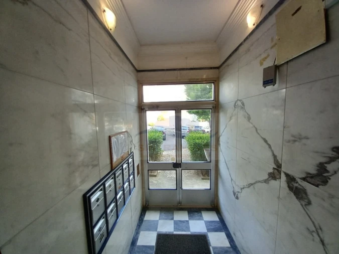 Apartamento T2 para Venda em Póvoa de Santo Adrião e Olival Basto Foto 16