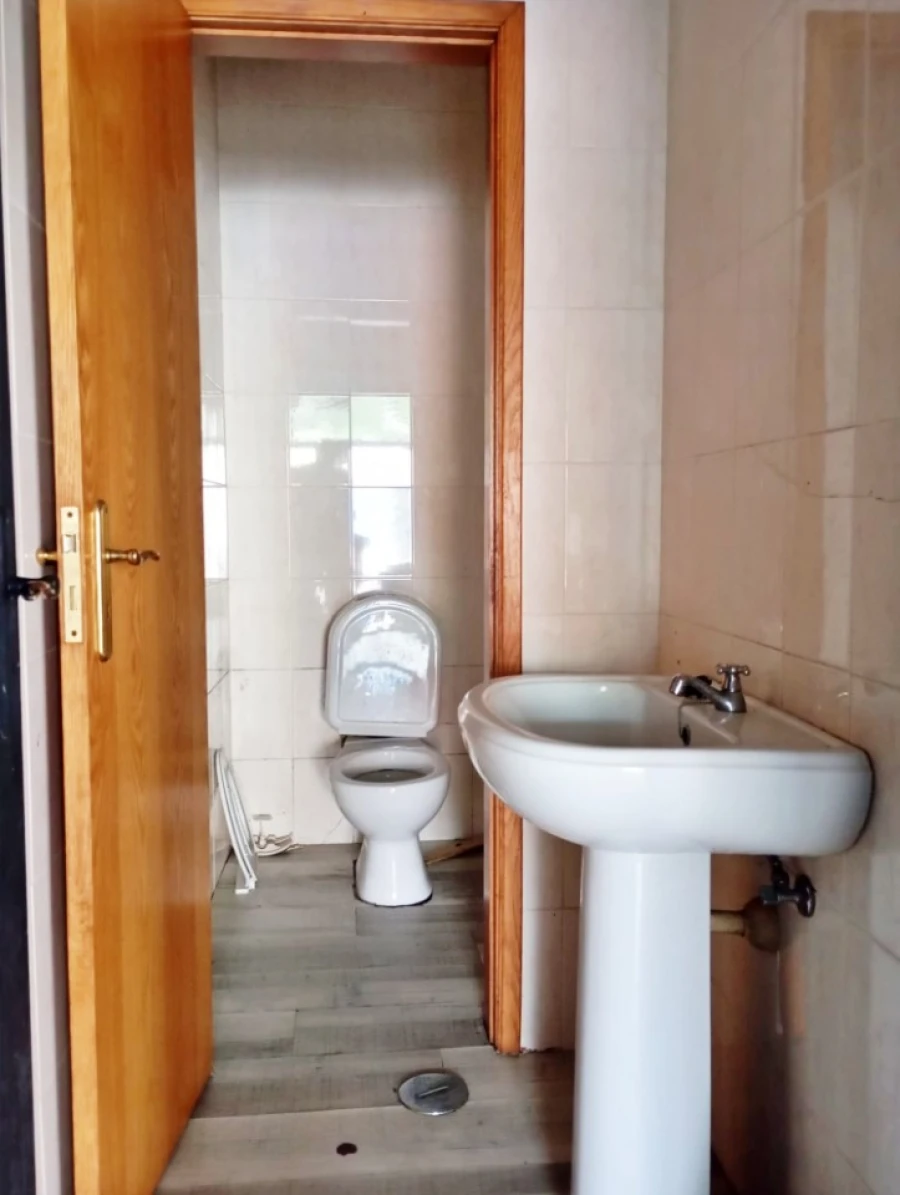 Loja para Venda em Cidade da Maia Foto 5