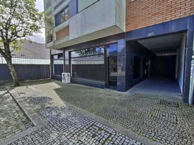 Loja para Venda em Cidade da Maia Foto 1