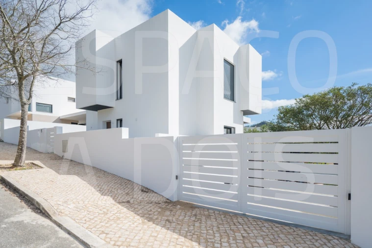 Moradia T3 para Venda em Queluz e Belas Foto 20