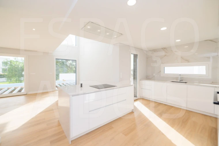 Moradia T3 para Venda em Queluz e Belas Foto 32