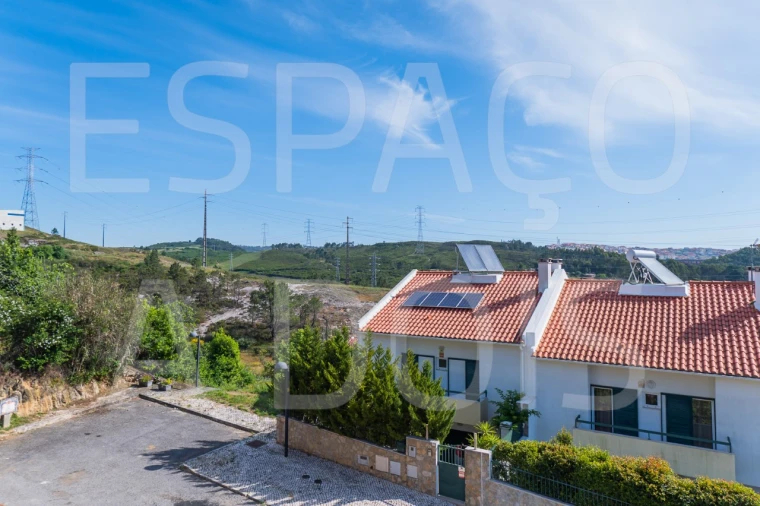 Moradia T3 para Venda em Queluz e Belas Foto 40