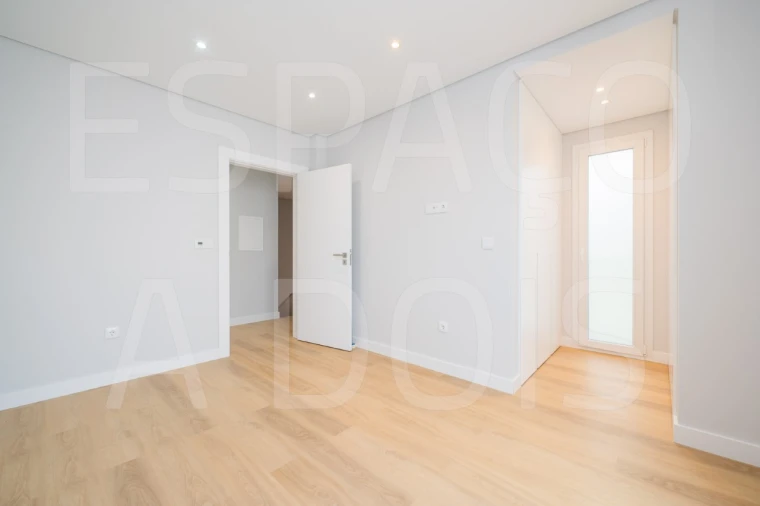 Moradia T3 para Venda em Queluz e Belas Foto 78