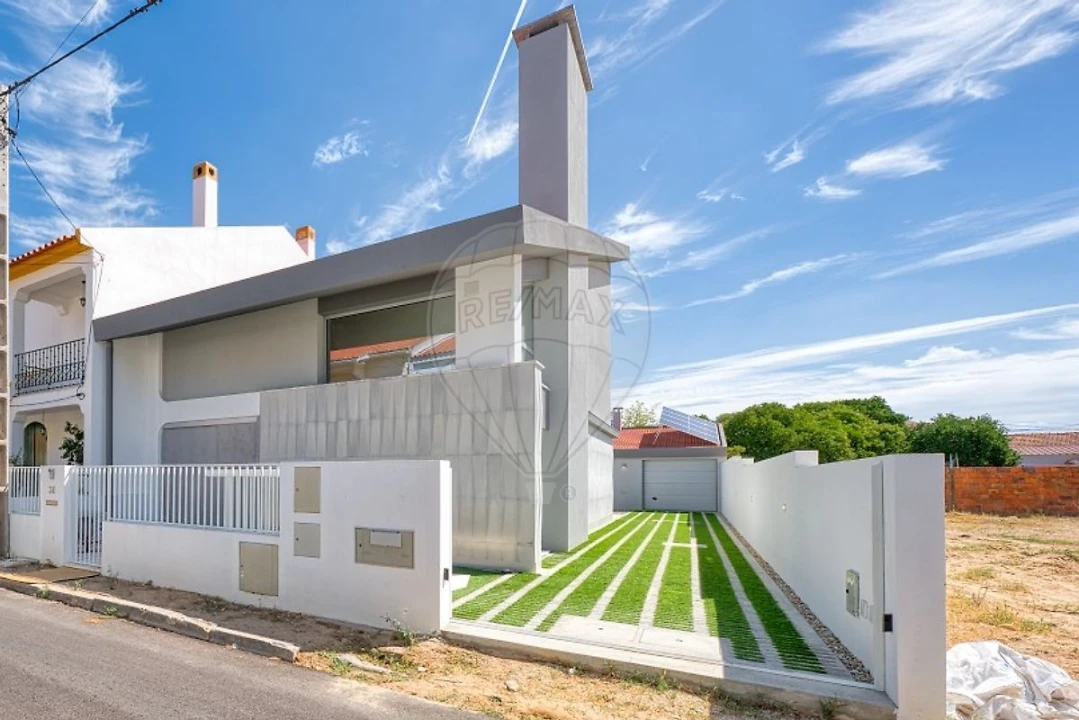 Moradia T3 para Venda em Almeirim Foto 38