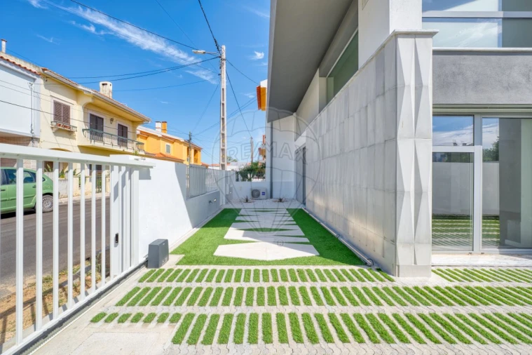 Moradia T3 para Venda em Almeirim Foto 39