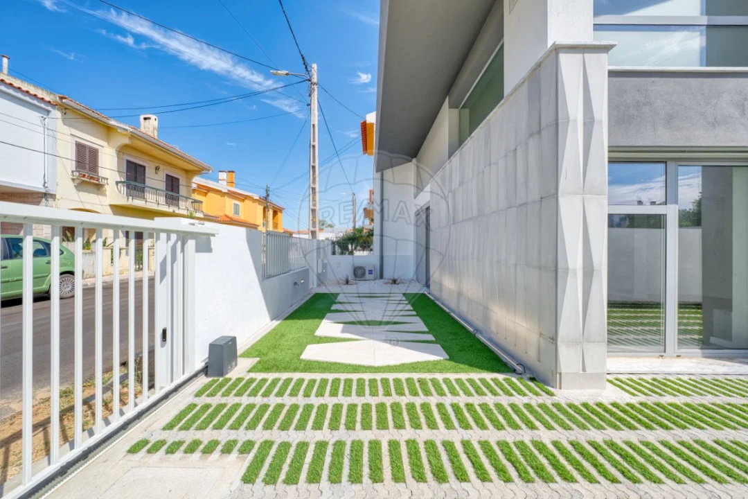 Moradia T3 para Venda em Almeirim Foto 39