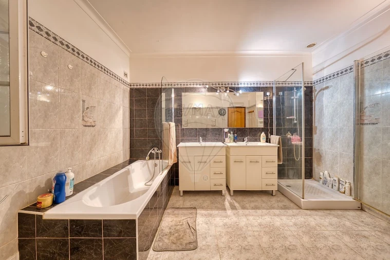 Moradia T8 para Venda em Romeira e Várzea Foto 49