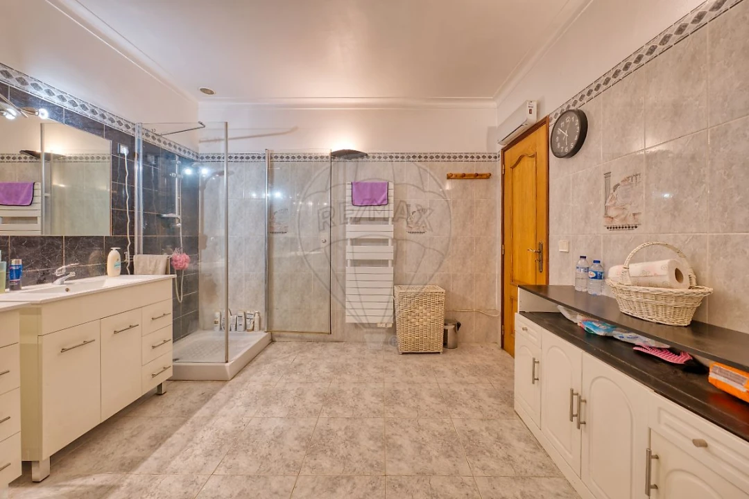 Moradia T8 para Venda em Romeira e Várzea Foto 48