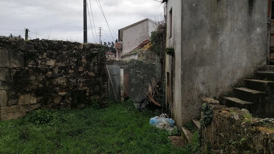 Moradia T2 para Venda em O. Azeméis, Riba-Ul, Ul, Macinhata Seixa, Madail Foto 3