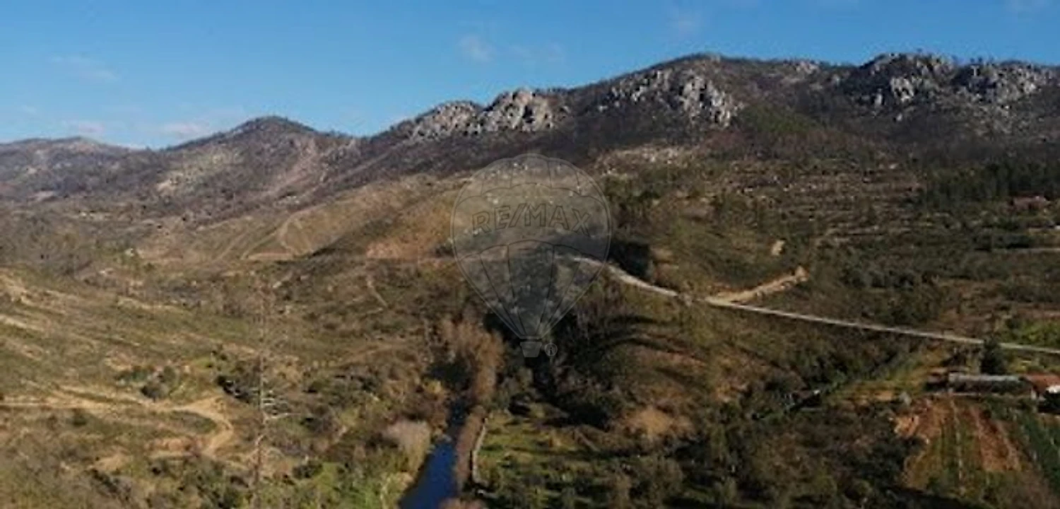 Moradia T2 para Venda em Sobreira Formosa e Alvito da Beira Foto 2