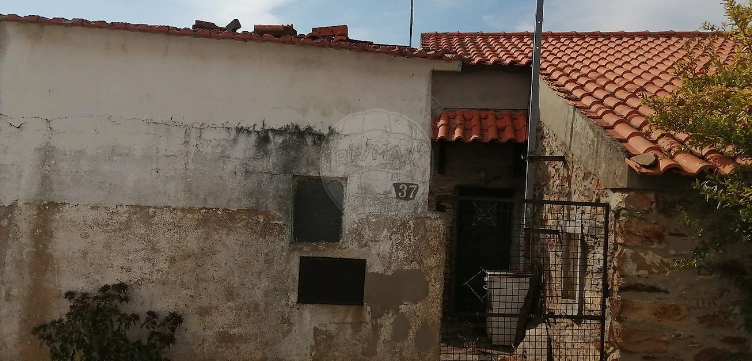 Moradia T2 para Venda em Sobreira Formosa e Alvito da Beira Foto 3