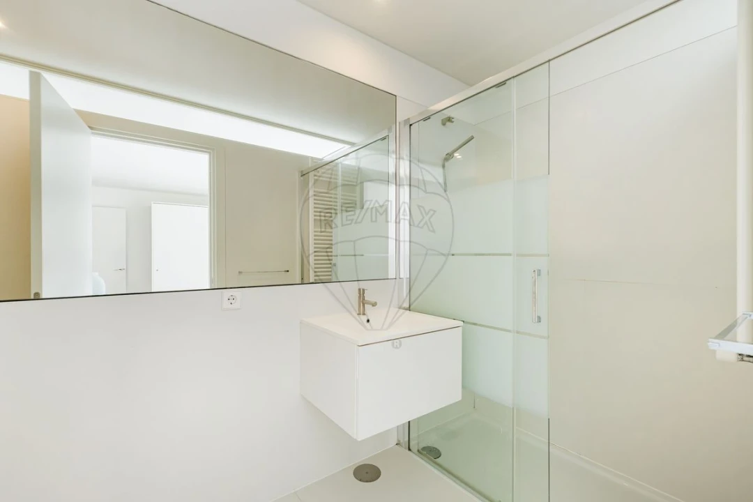 Apartamento T1 para Venda em Ramalde Foto 7