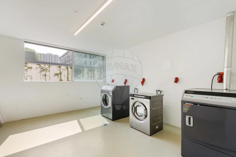 Apartamento T1 para Venda em Ramalde Foto 14