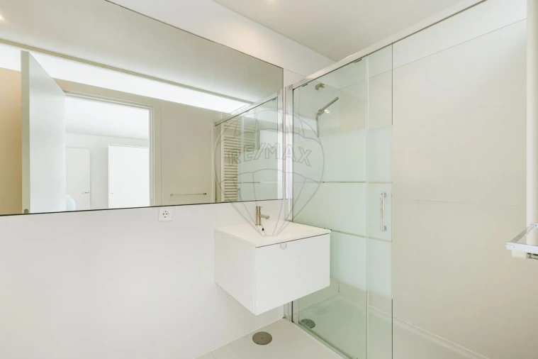 Apartamento T1 para Venda em Ramalde Foto 7