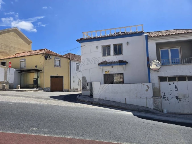 Loja para Arrendamento em Igreja Nova e Cheleiros Foto 24