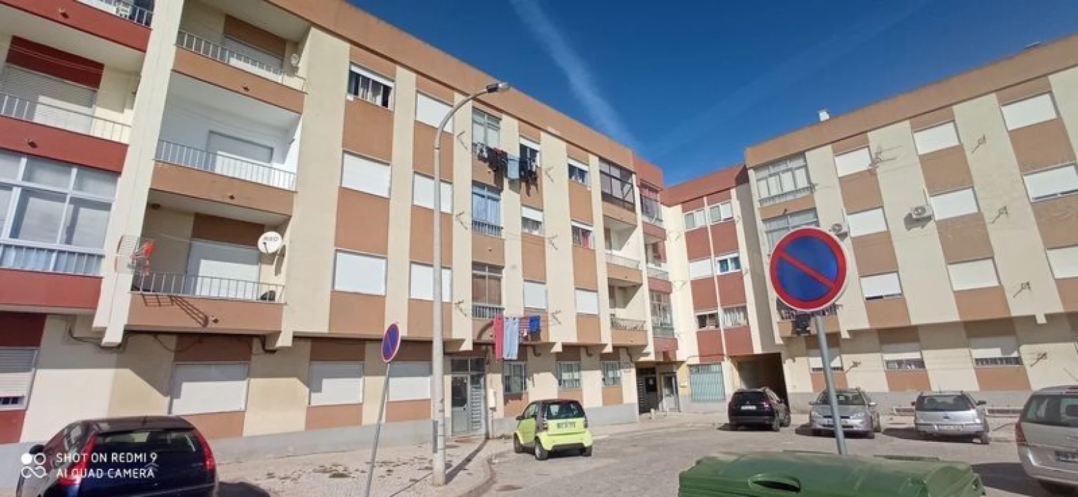 Apartamento T2 para Venda em Pinhal Novo Foto 1