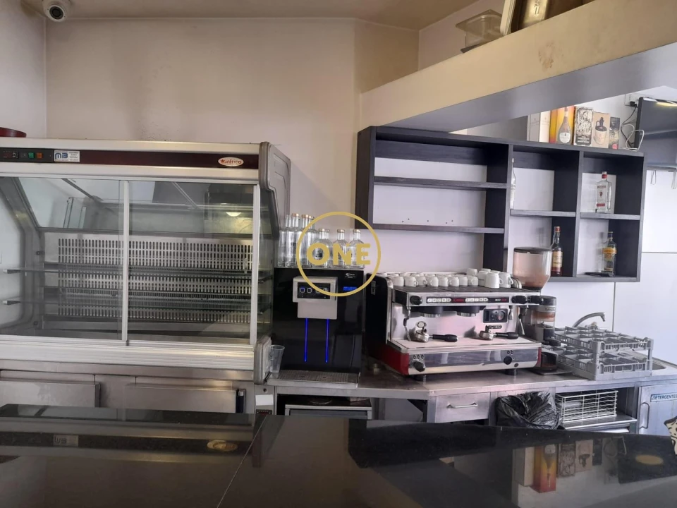 Negócio para Arrendamento em São Domingos de Rana Foto 1