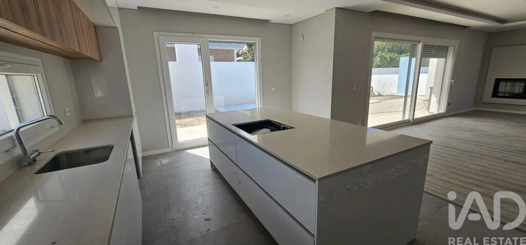 Moradia T4 para Venda em Azeitão (São Lourenço e São Simão) Foto 17