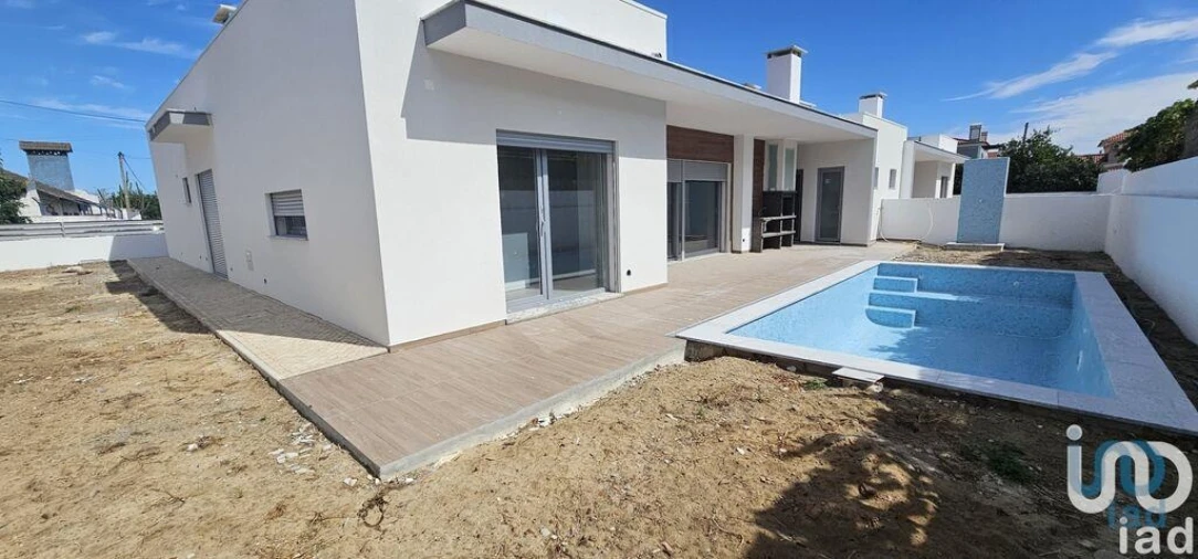 Moradia T4 para Venda em Azeitão (São Lourenço e São Simão) Foto 3