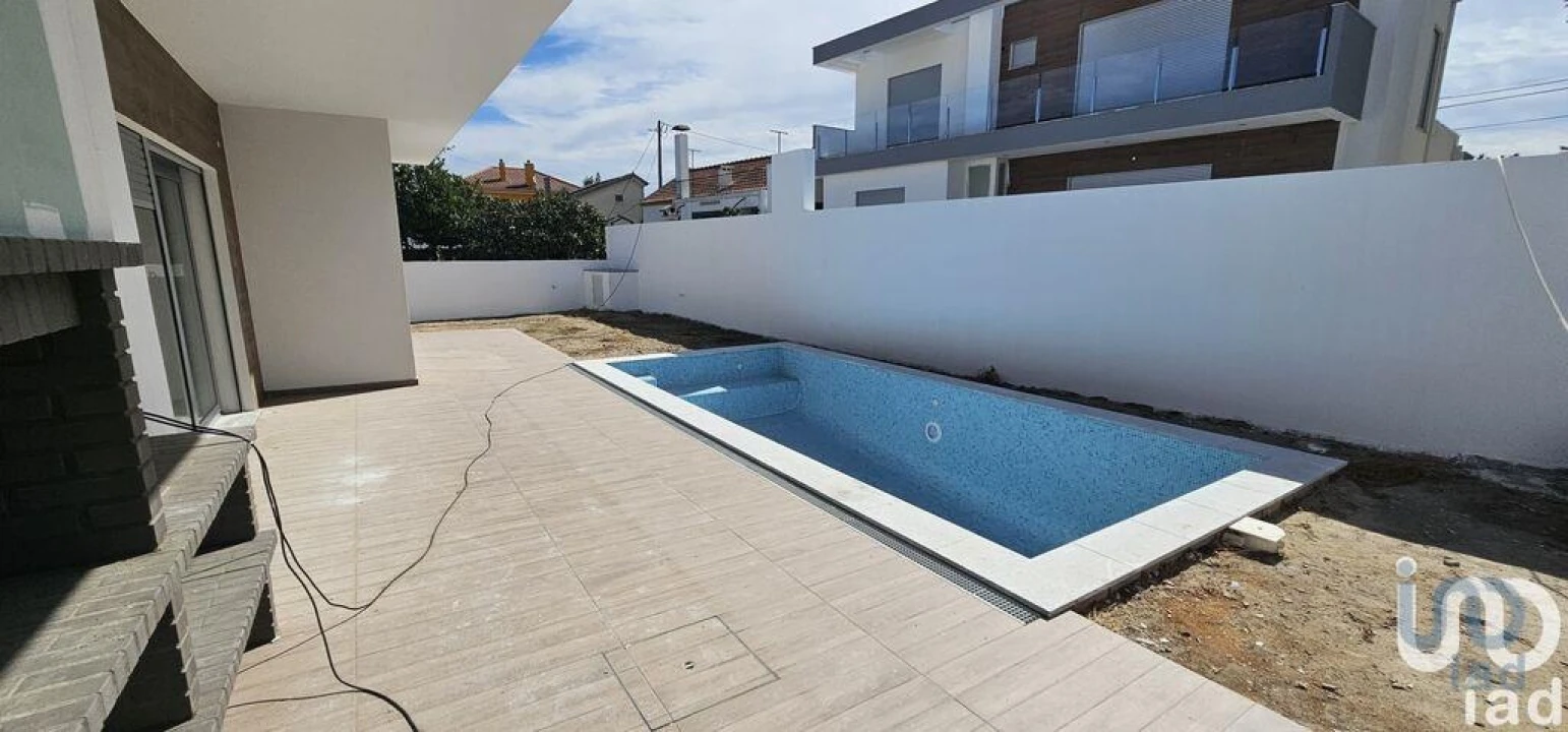 Moradia T4 para Venda em Azeitão (São Lourenço e São Simão) Foto 8