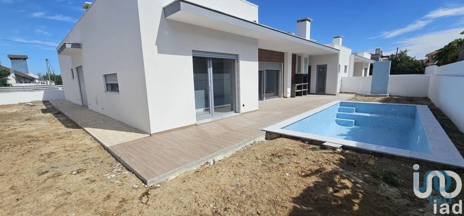 Moradia T4 para Venda em Azeitão (São Lourenço e São Simão) Foto 3