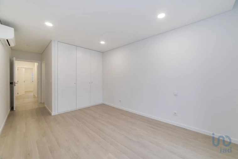 Apartamento T2 para Venda em Tavarede Foto 6