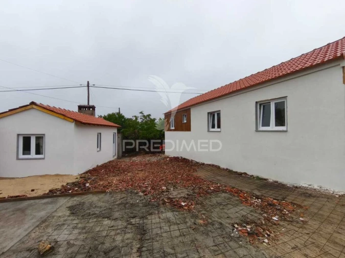 Moradia T3 para Venda em Aguada de Cima Foto 3